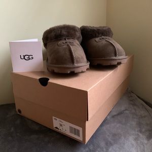 NWT Women’s UGG Slippers- Brown, size 9